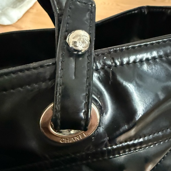Chanel Black patent tote - Picture 10 of 11